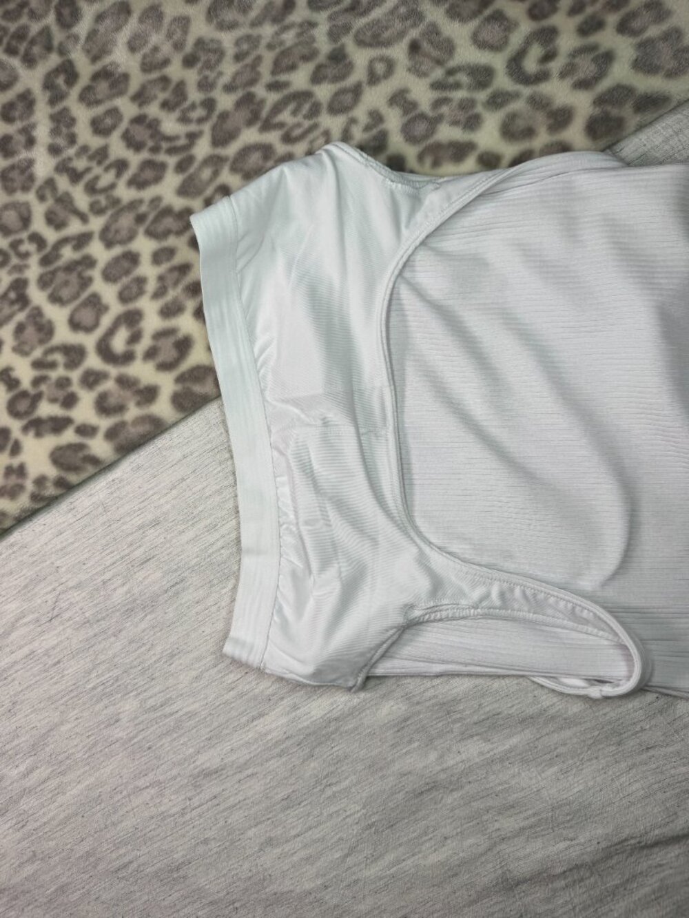 ALO Ribbed Tank Top - Picture 4 of 4